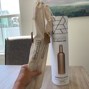 NWT Brumate Winsulator Glutter Rose Gold w/2 metal straws. All in original pkg.